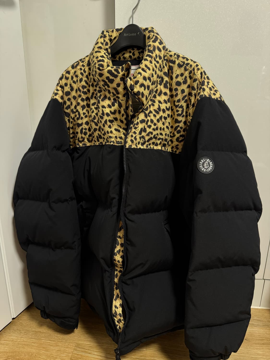 블랙아웃 레오파드 다운 상품이미지1