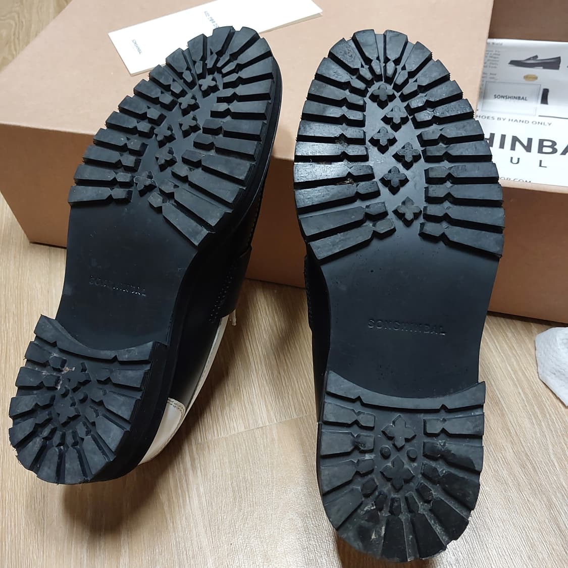 손신발 로퍼 콤비 블랙/화이트 상품이미지7