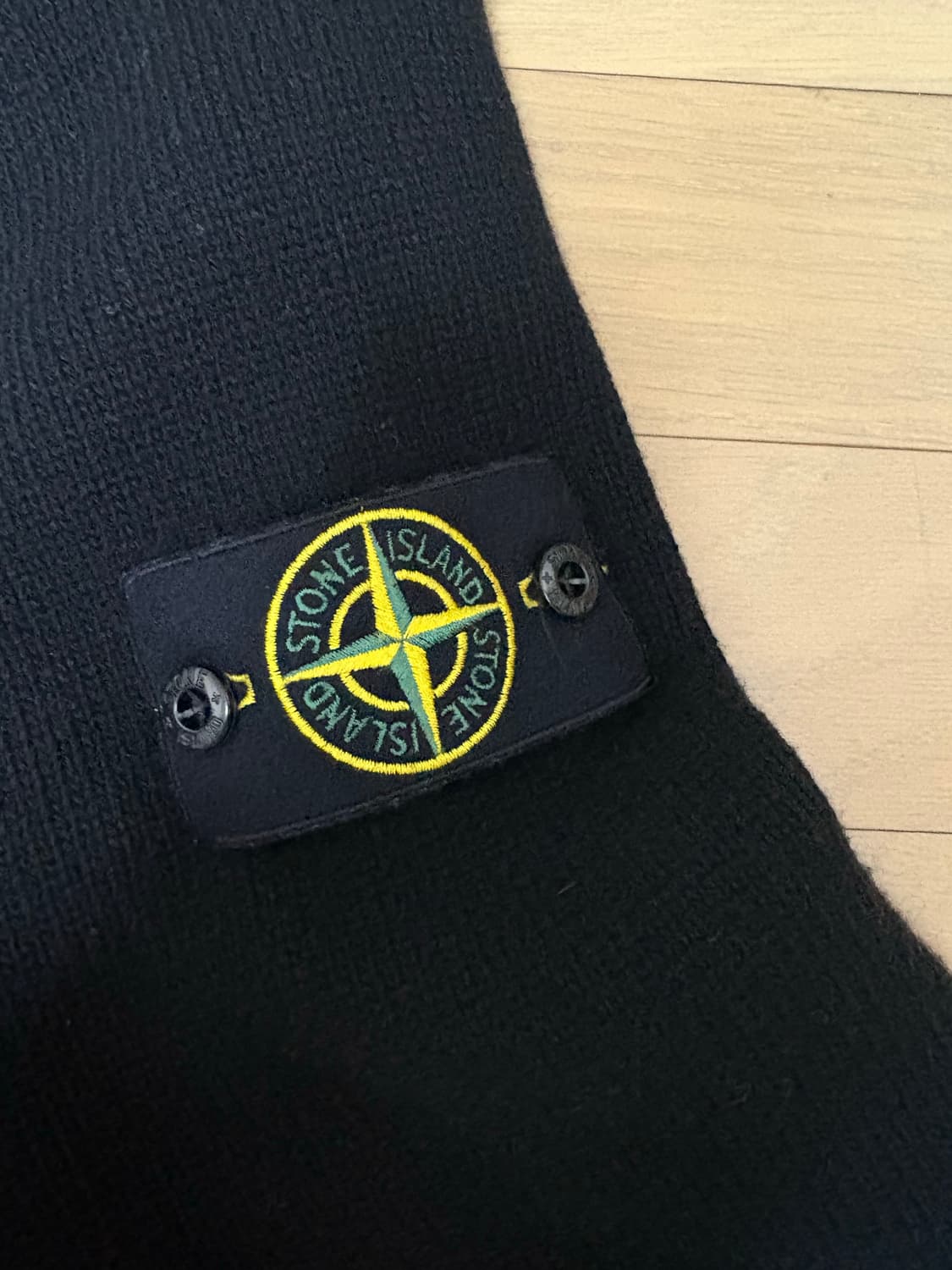 스톤 아일랜드 니트 버튼 집업 23fw s사이즈 상품이미지2