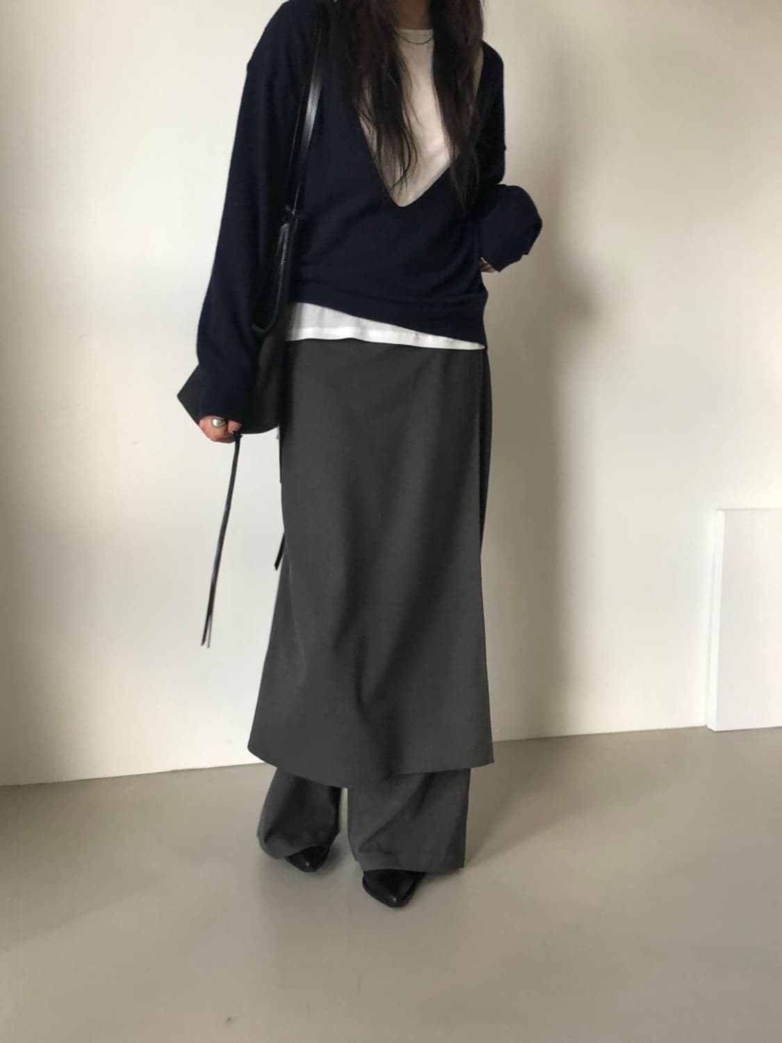 네이비 딥브이넥니트 새상품 상품이미지3