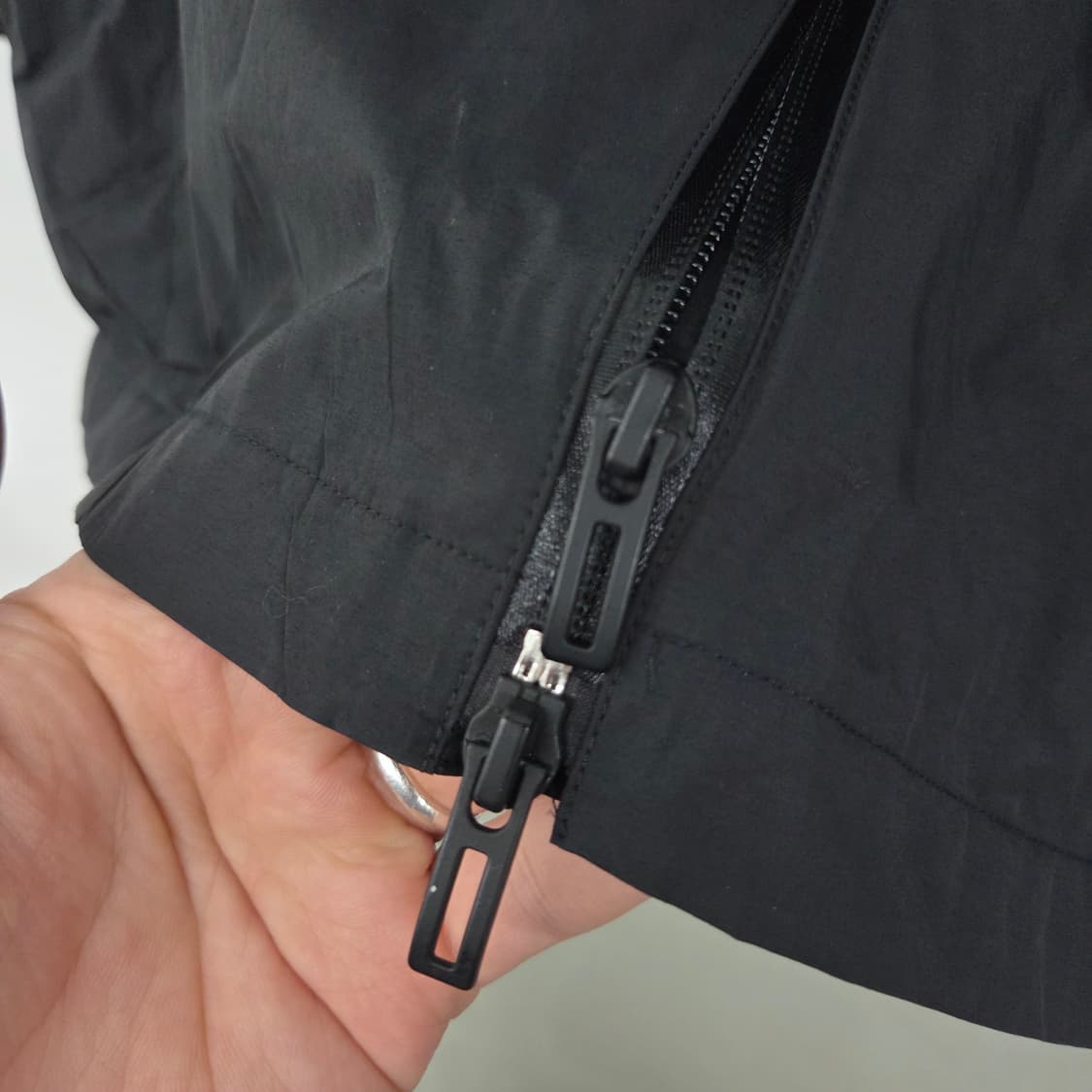 아디다스 삼선 후드 바람막이 블랙 남s 상품이미지4