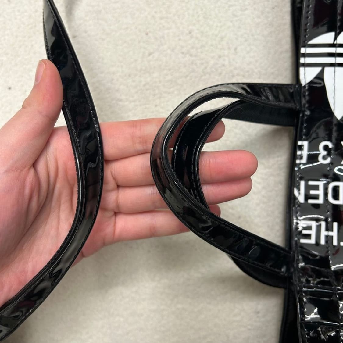 아디다스 오리지널스 빈티지 에어라이너럭스 쇼퍼백 블랙 상품이미지2