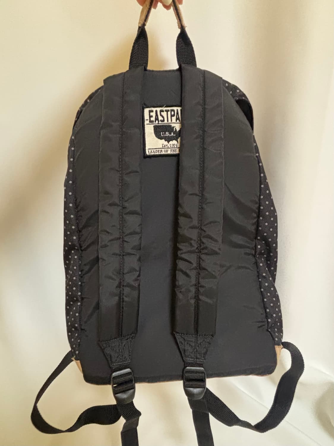 Eastpak 이스트팩 도트 스타일 백팩 상품이미지2
