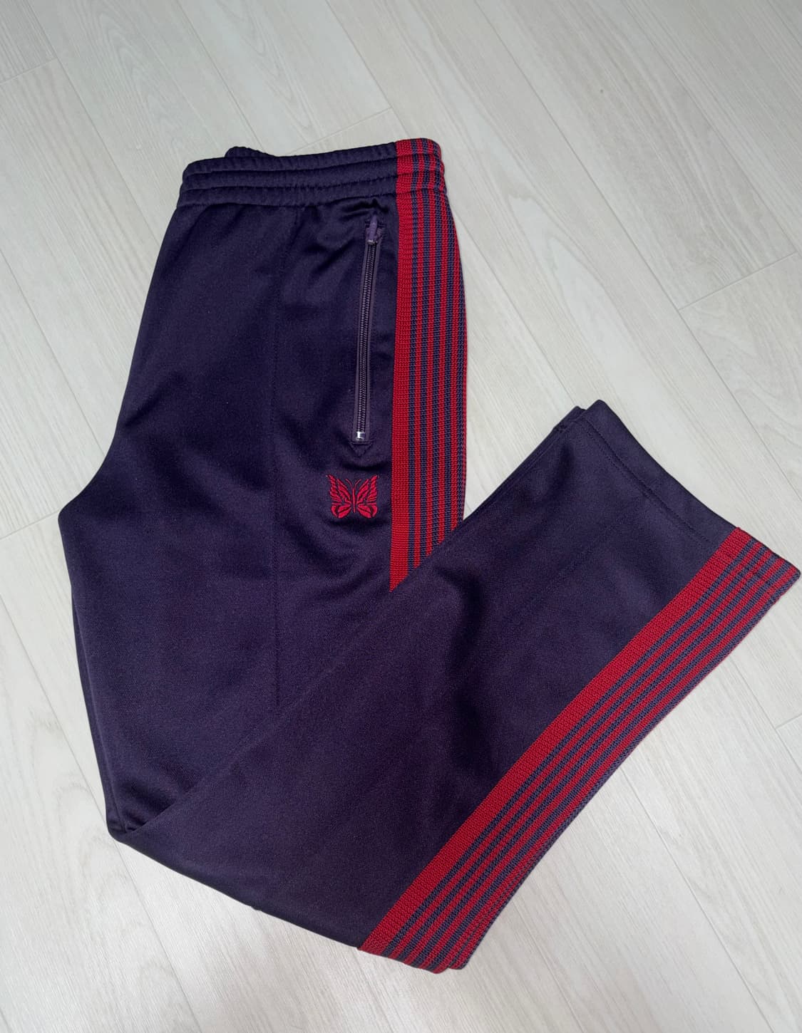 니들스 내로우 트랙팬츠 폴리 스무스 다크 퍼플 레드 상품이미지1