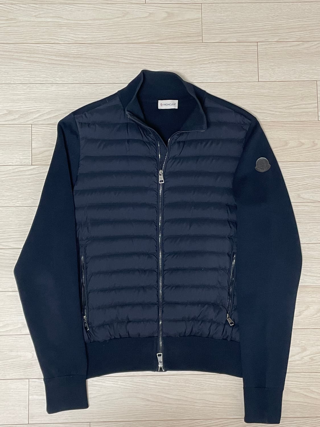 [ M ] 몽클레어 니트패딩 김현우 니트패딩 트리콧 블랙 와펜  상품이미지2