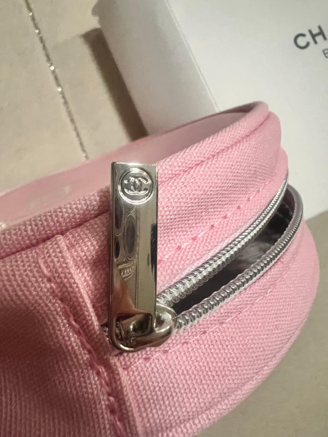 샤넬 뷰티 핑크 탬버린 파우치 상품이미지2