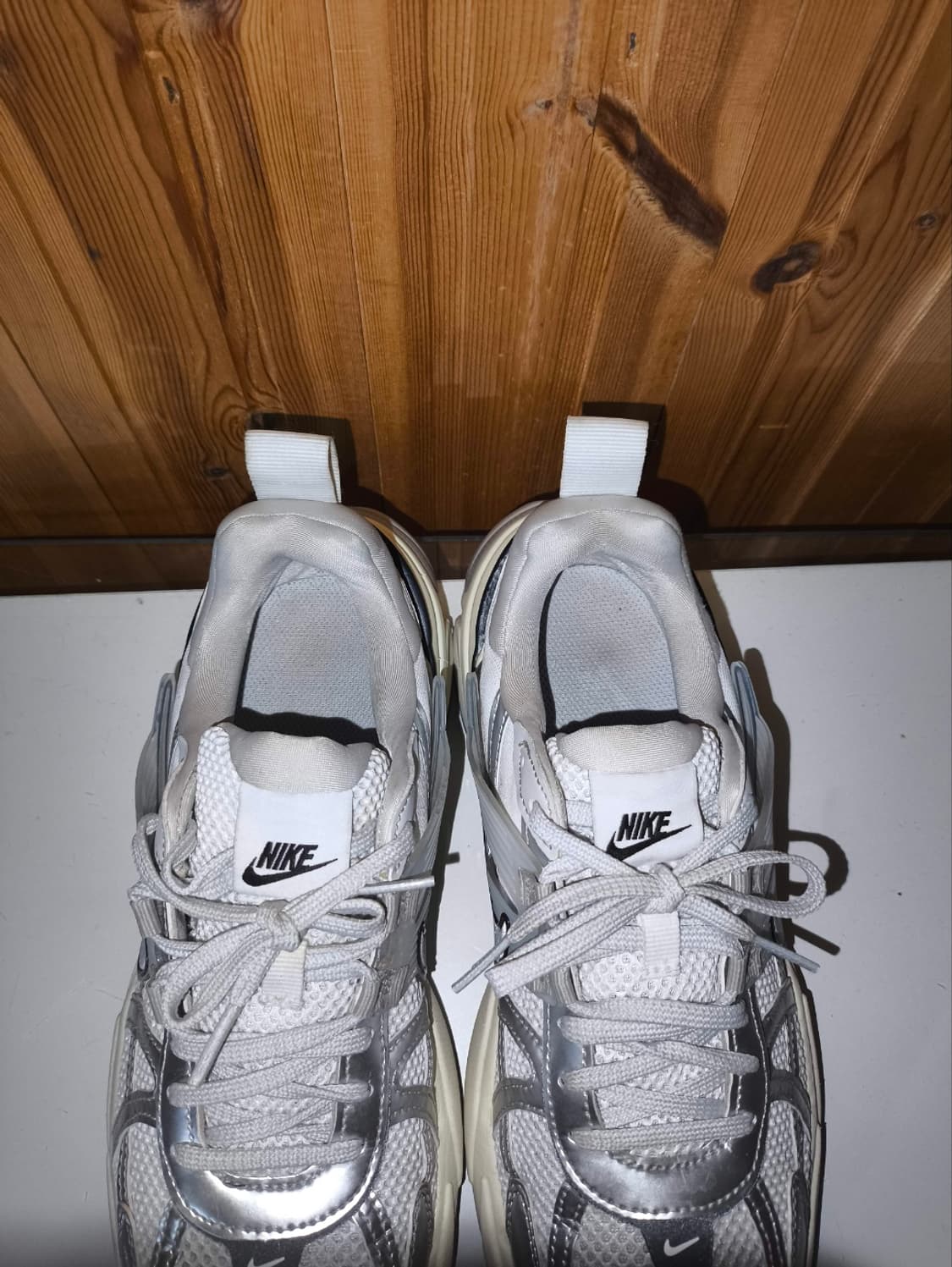 250mm 나이키 V2K 런 서밋 화이트 운동화 상품이미지6