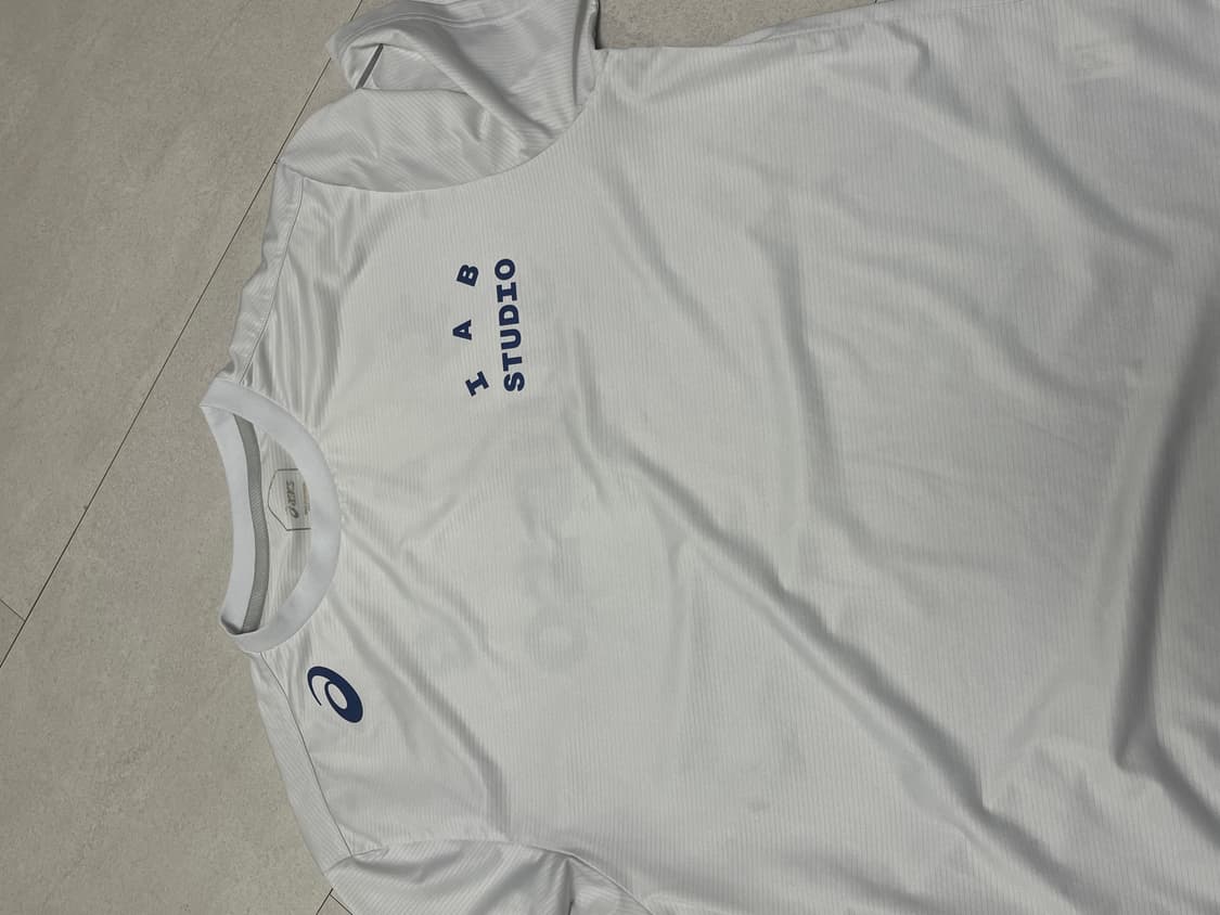 아이앱스튜디오 x 아식스 반팔 상품이미지1