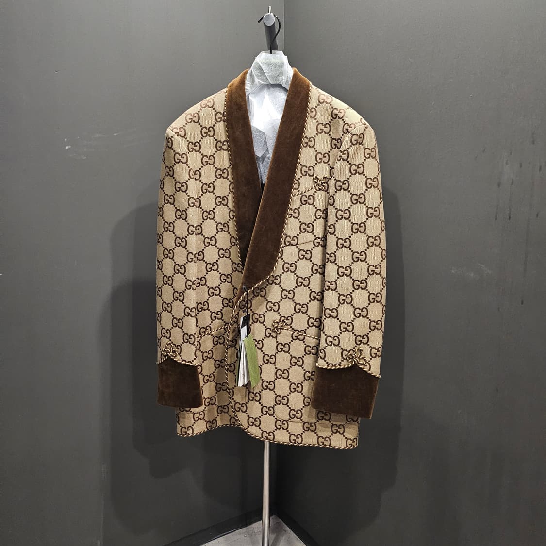 구찌 GG로고 자카드 스웨이드 카라 이정재 자켓 상품이미지2