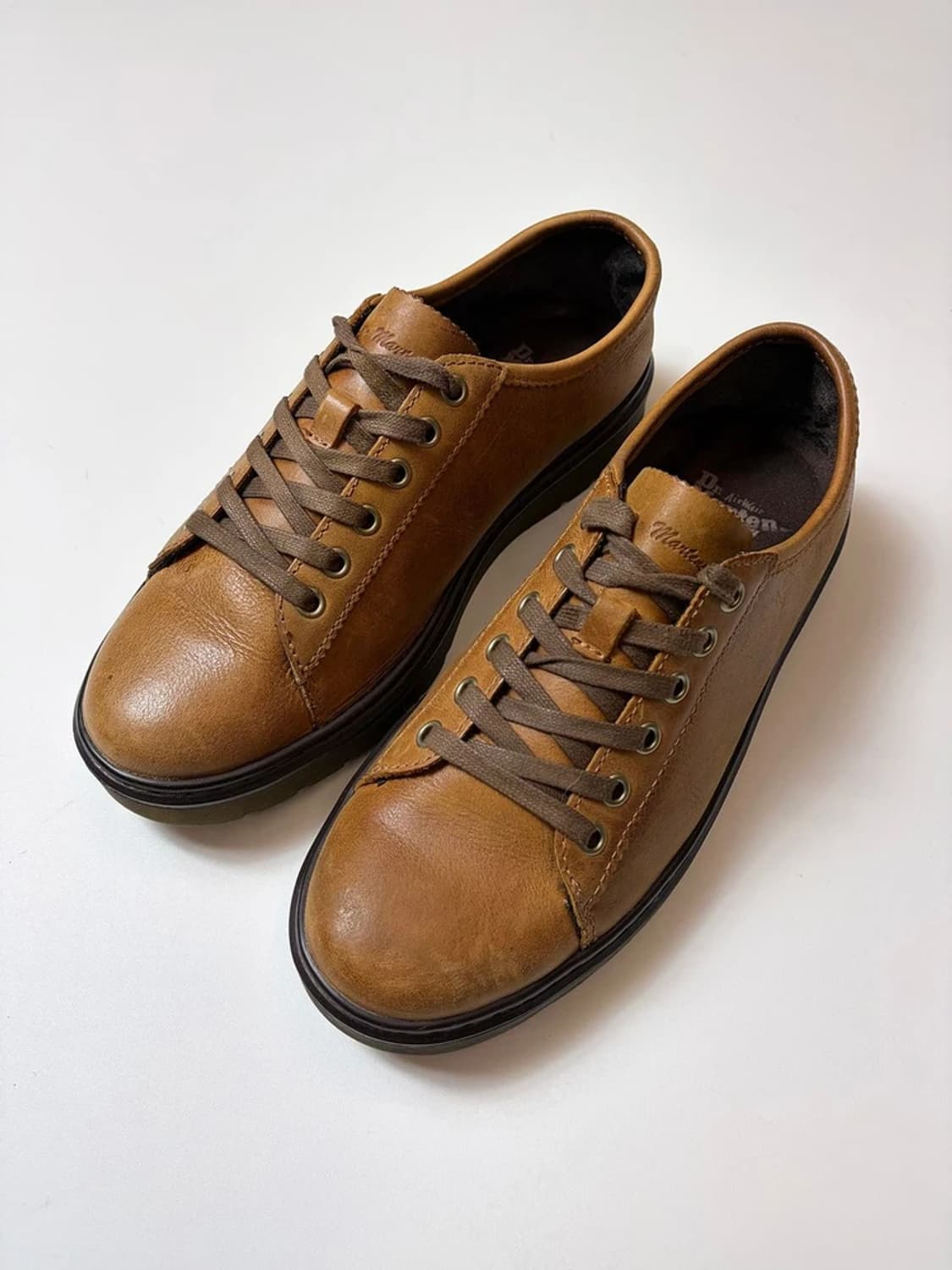 닥터마틴 17AW 단테 6홀 스니커즈 Q1506 상품이미지2