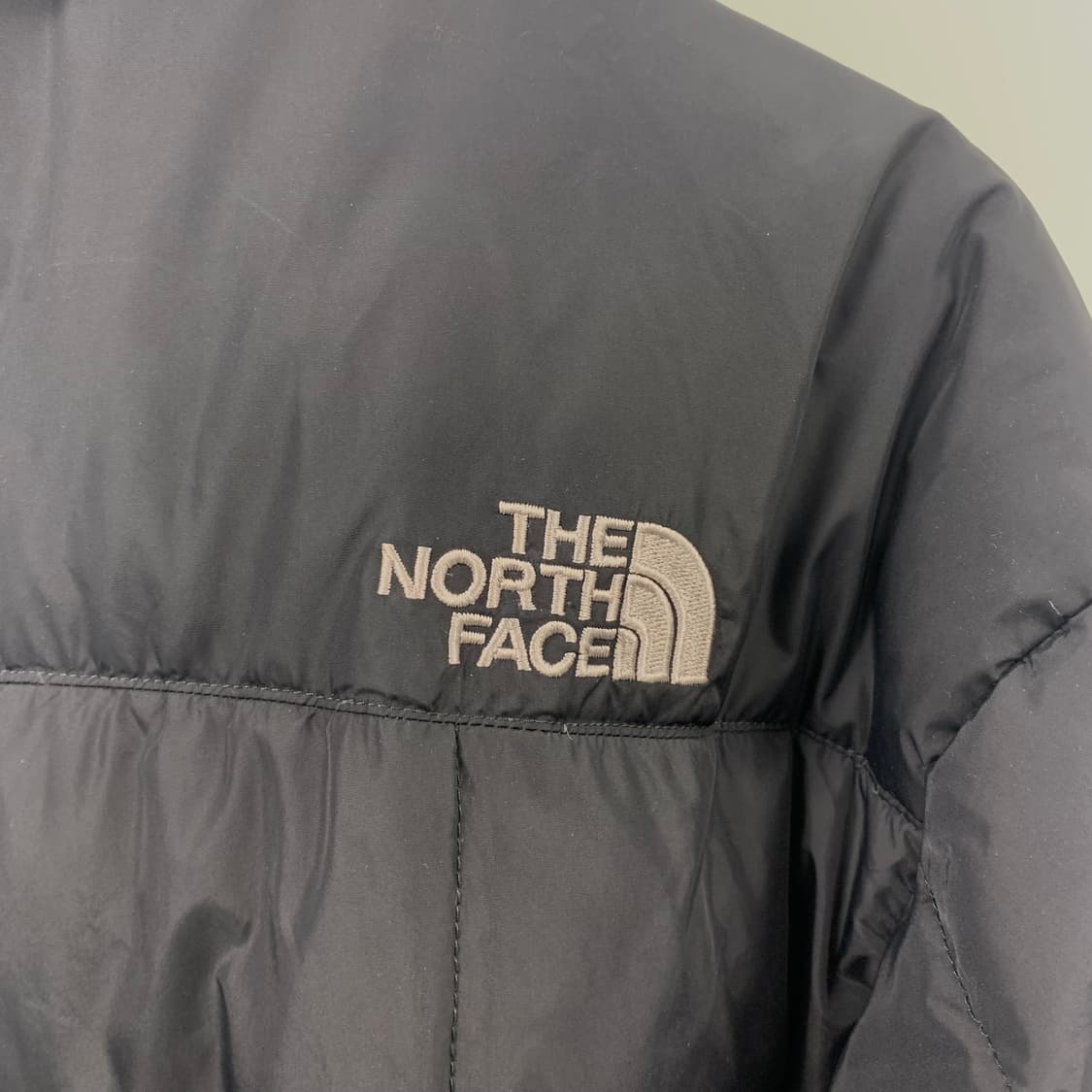 노스페이스 700 블랙 퀼팅 경량 패딩 상품이미지5