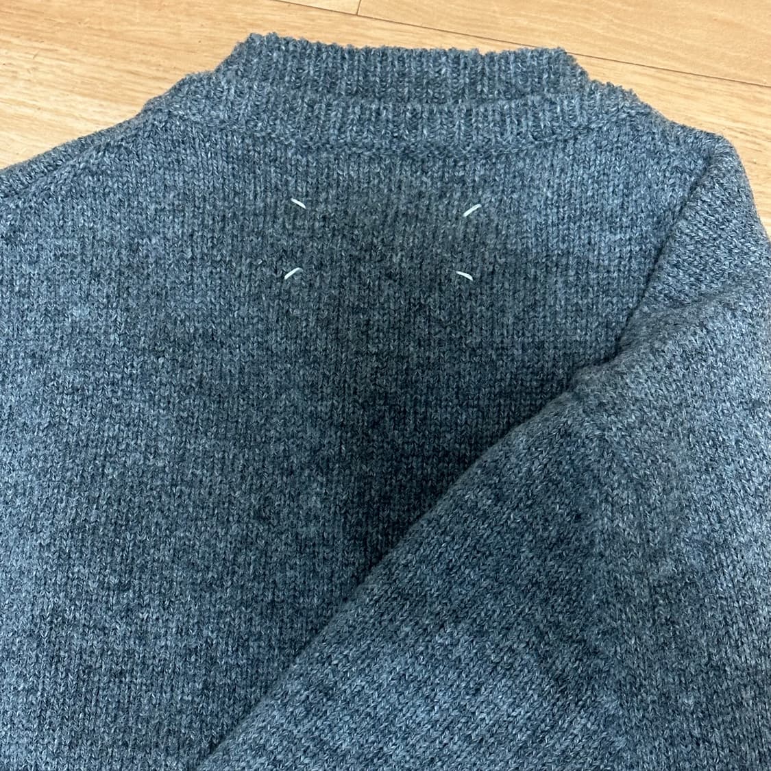 마르지엘라 백 스트치 니트 미드움 그레이 L 상품이미지5