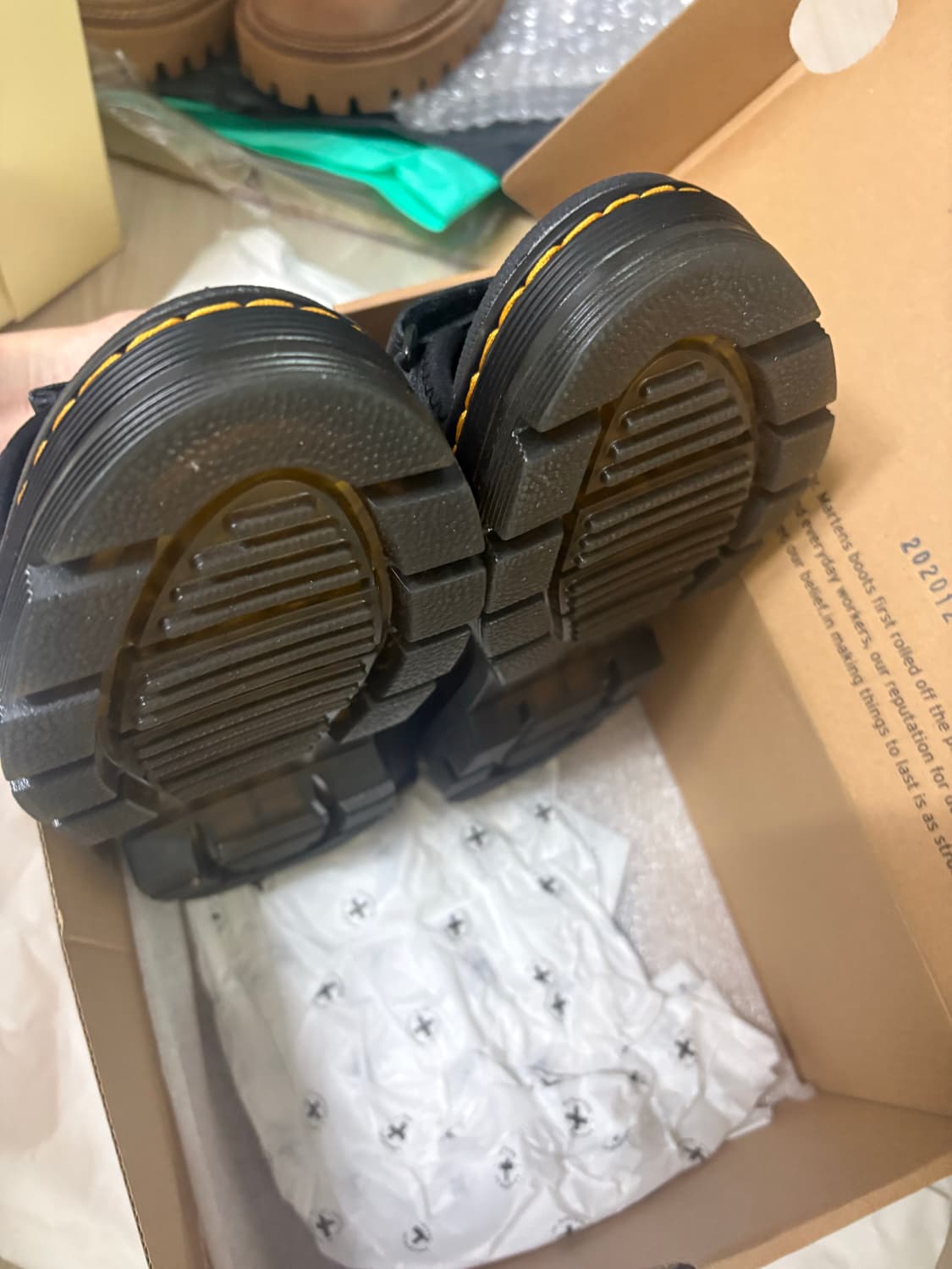 (새상품) 닥터마틴 포스터 샌들 26471001 / 230사이즈 상품이미지3