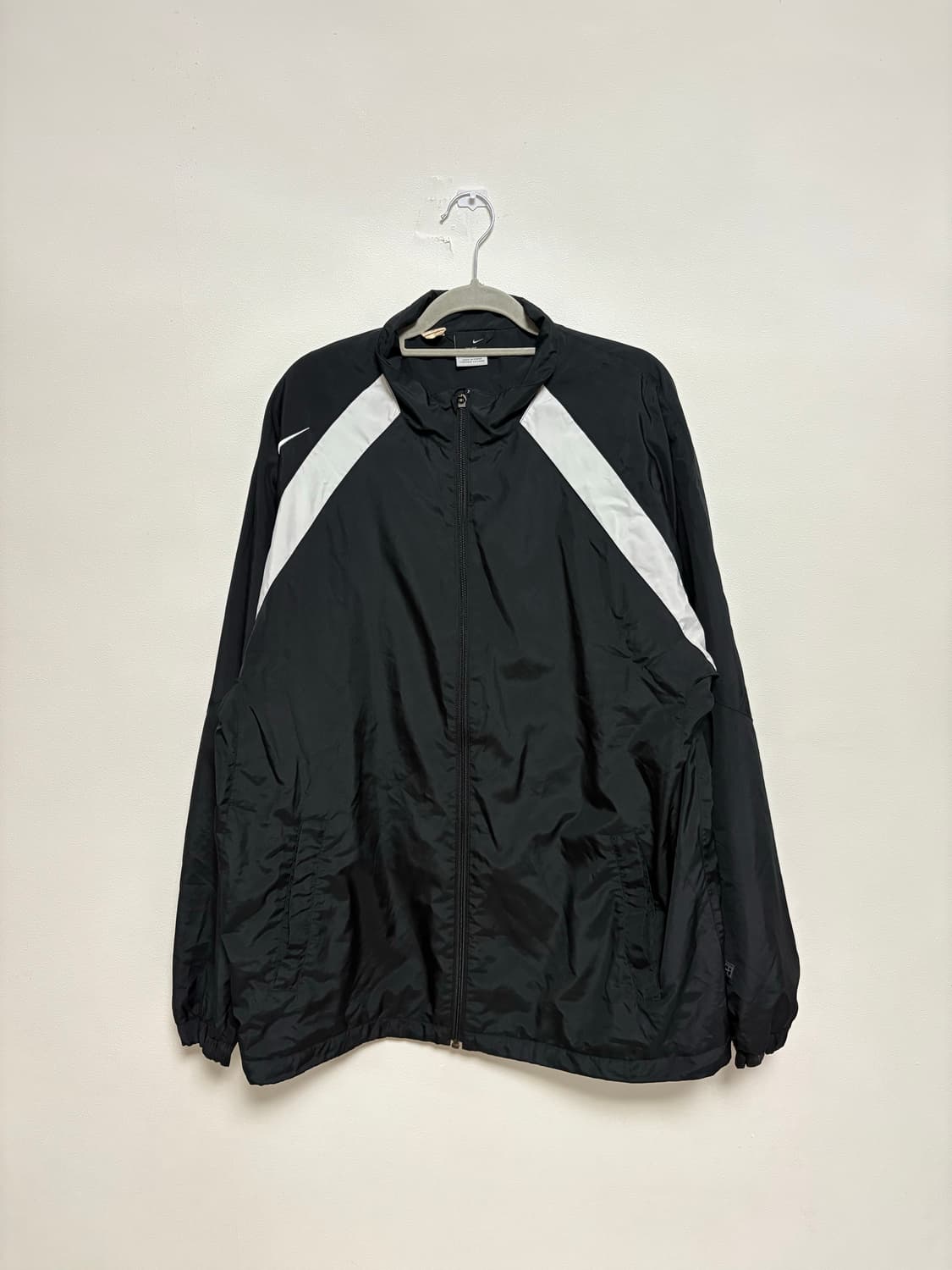 나이키 숄더로고 배색 바람막이 상품이미지2