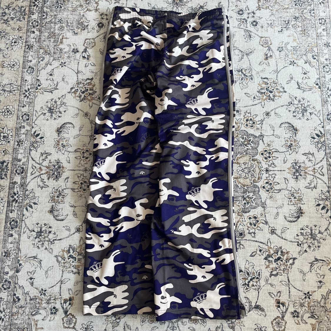 아디다스 구유로파 왕관 카모 트랙팬츠 상품이미지4