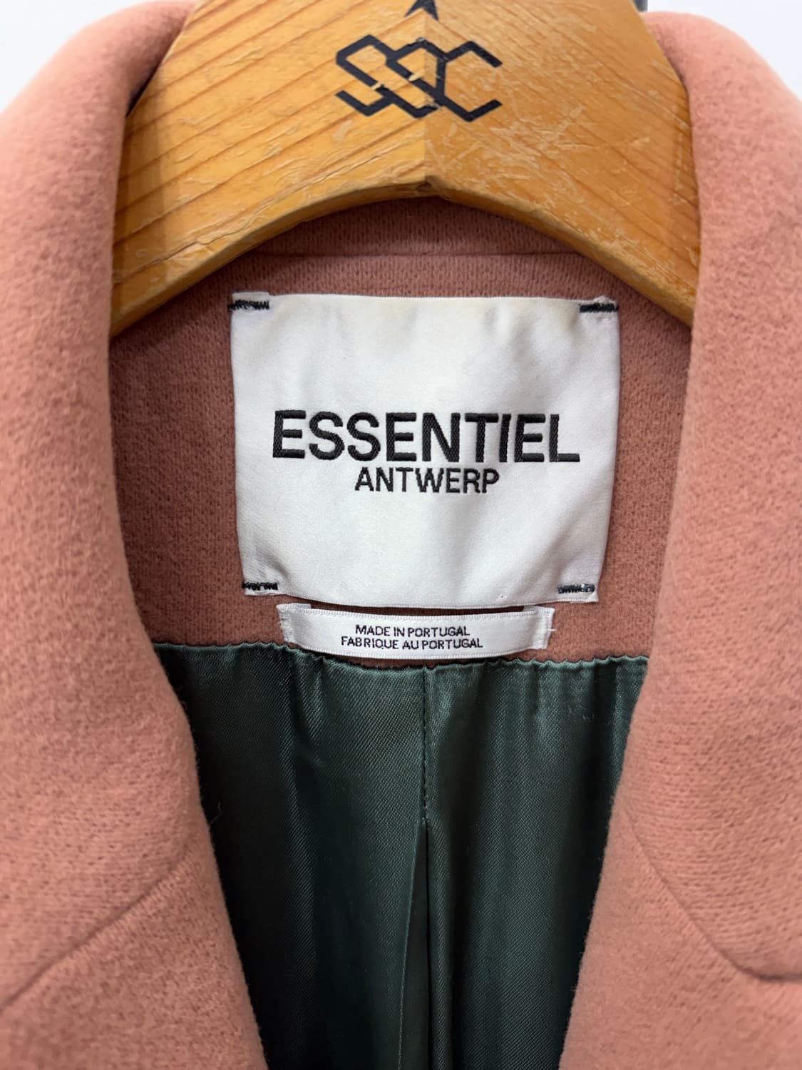 매장판정품) ESSENTIEL 에센셜 여성 핑크 모직 코트 82 상품이미지6