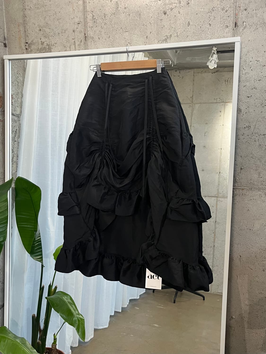 셔링 언발란스 스커트 블랙 상품이미지5