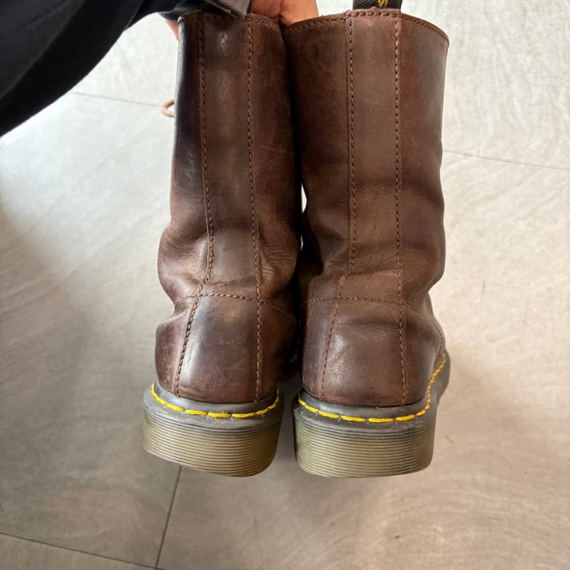 닥터마틴 aw009 브라운 부츠 상품이미지2