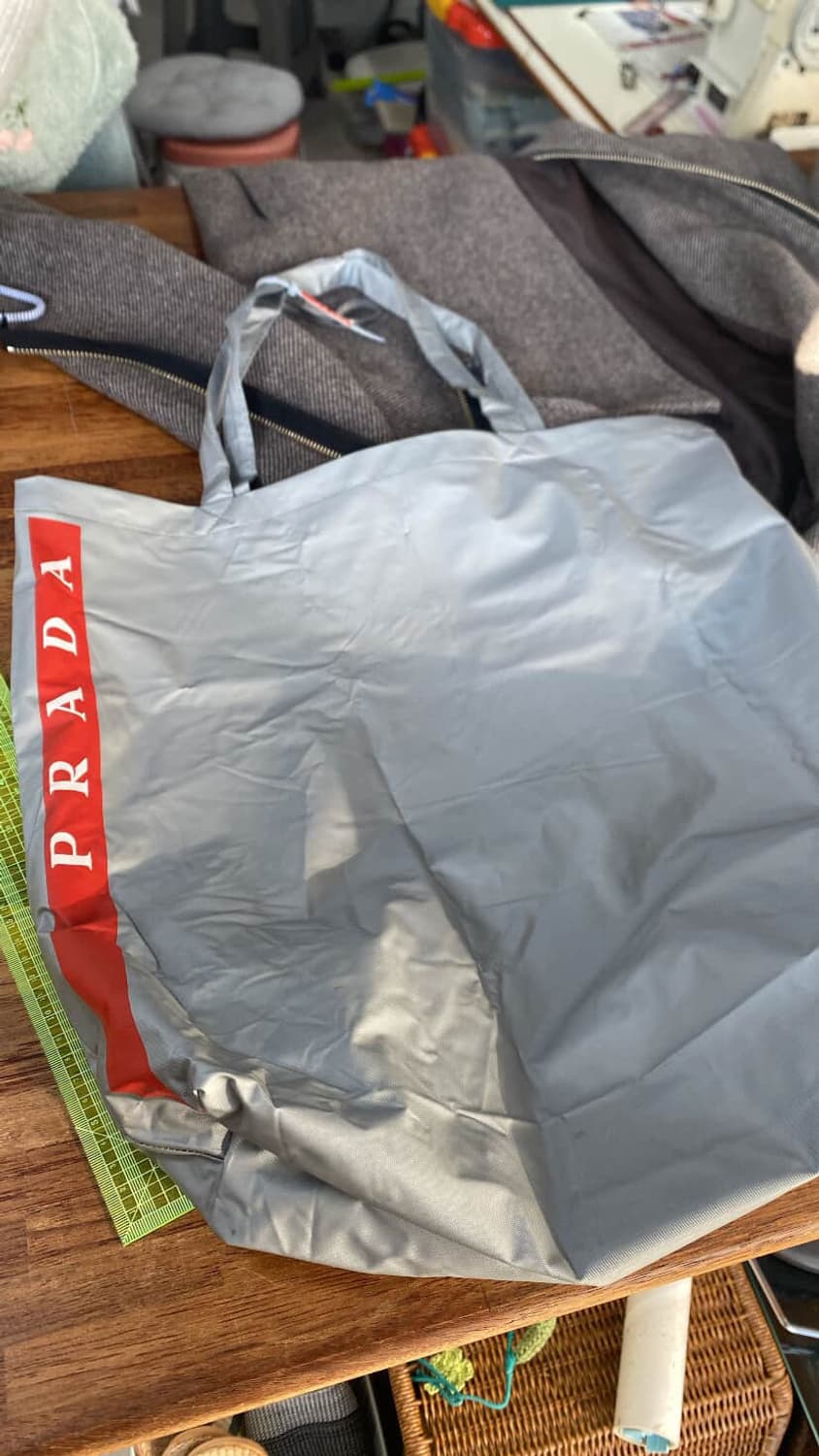 프라다 에코백 상품이미지2