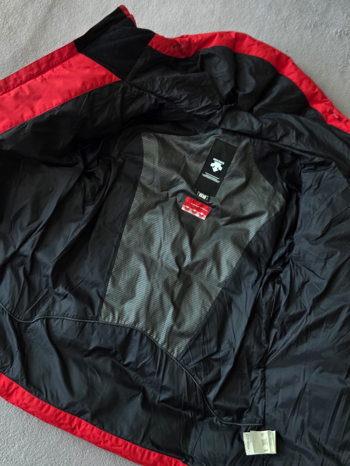 (105)
데샹트 캐논숏 덕다운패딩 남
 상품이미지7