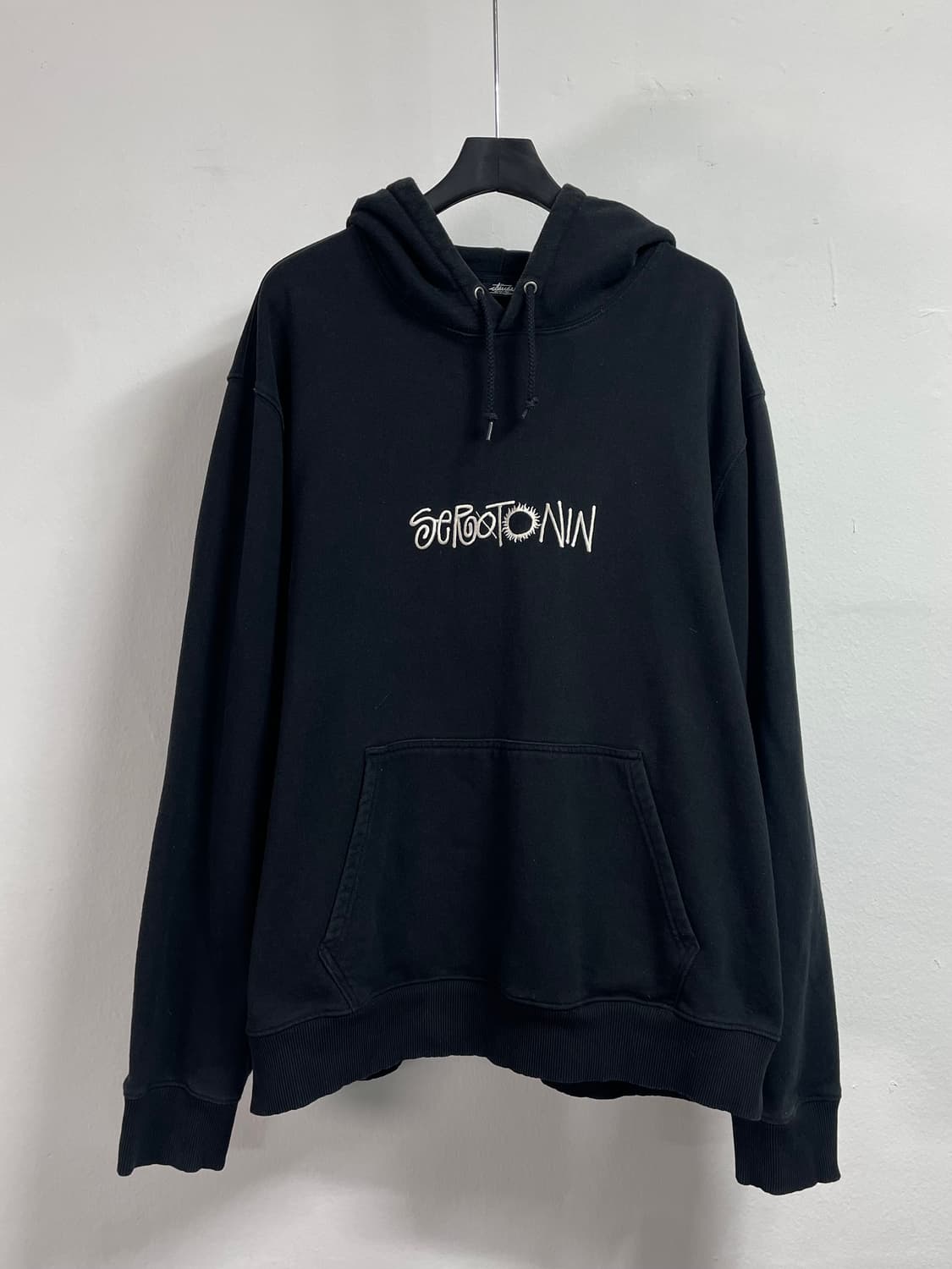 스투시 세로토닌 로고 후드티(on.328)   상품이미지1