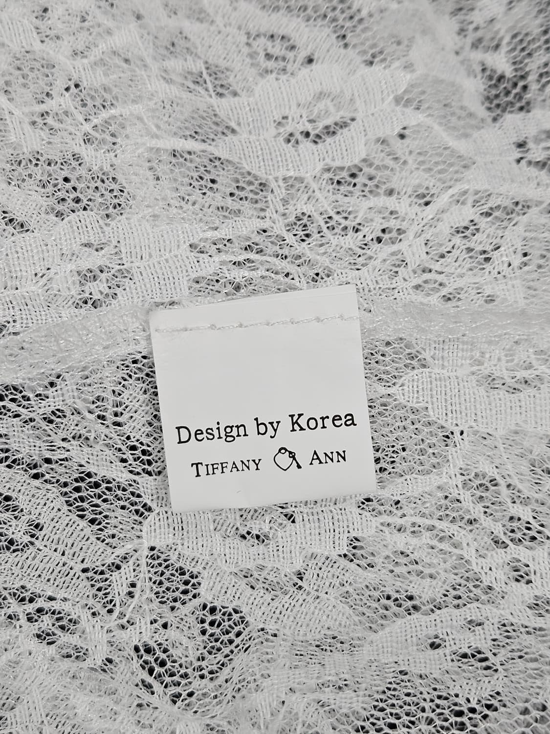 티파니앤 화이트 레이스 긴팔 블라우스 상품이미지5