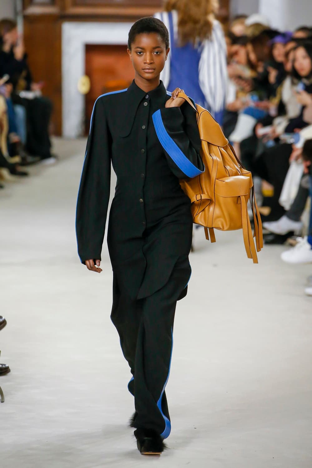 로에베 가죽 럭색 상품이미지4