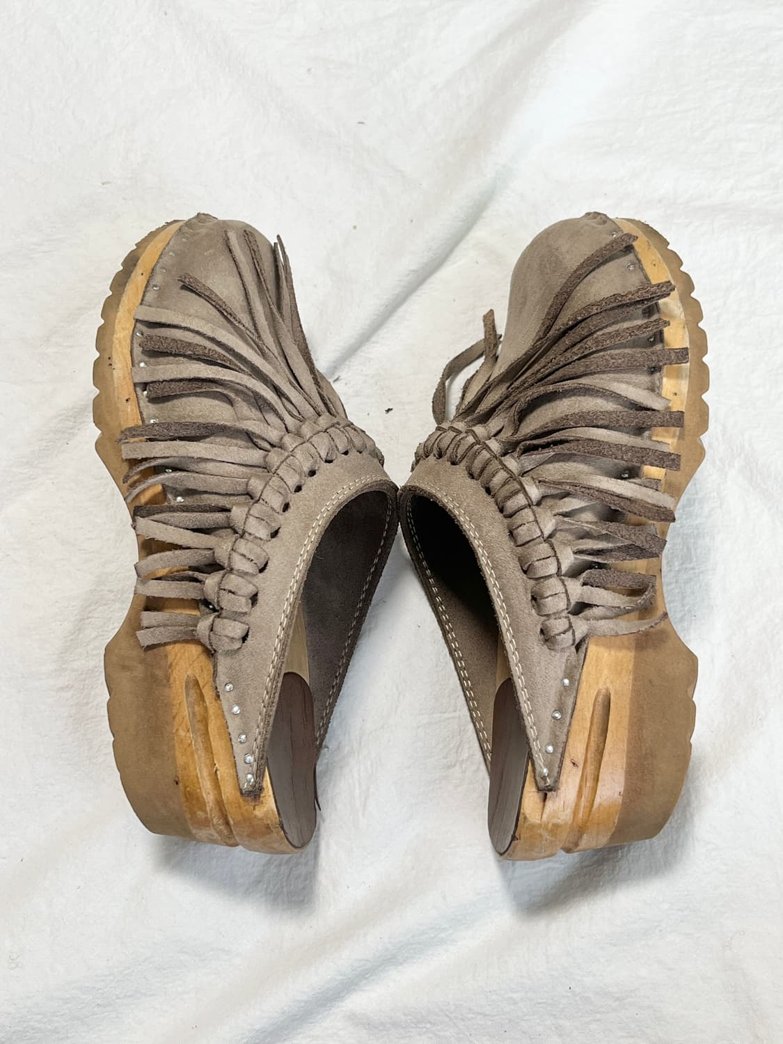 [36/235] 니들스 트로엔토프 스웨이드 프린지 클로그 상품이미지4