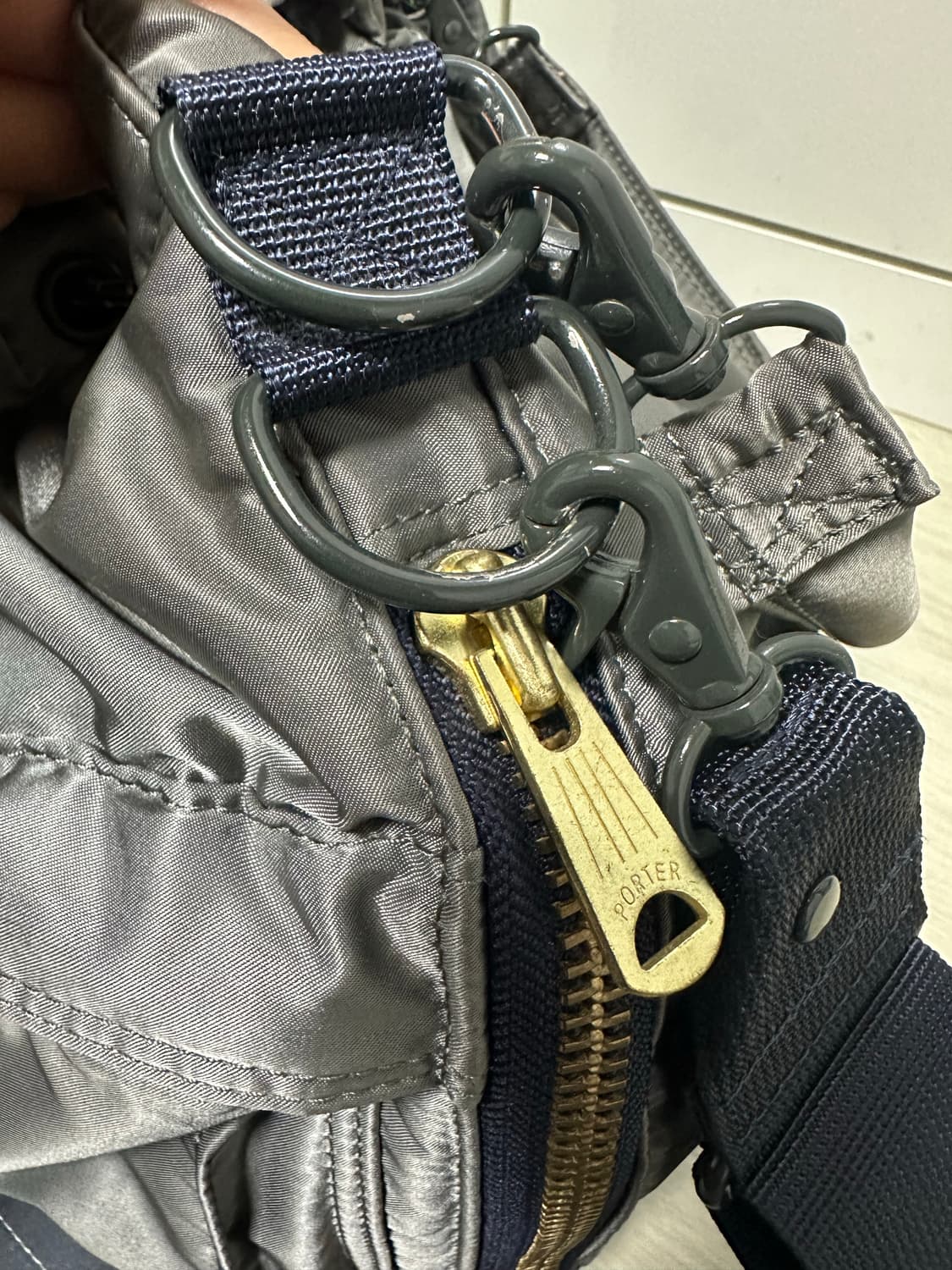 요시다포터 한정판 PX탱커 2way 툴백 그레이 상품이미지6