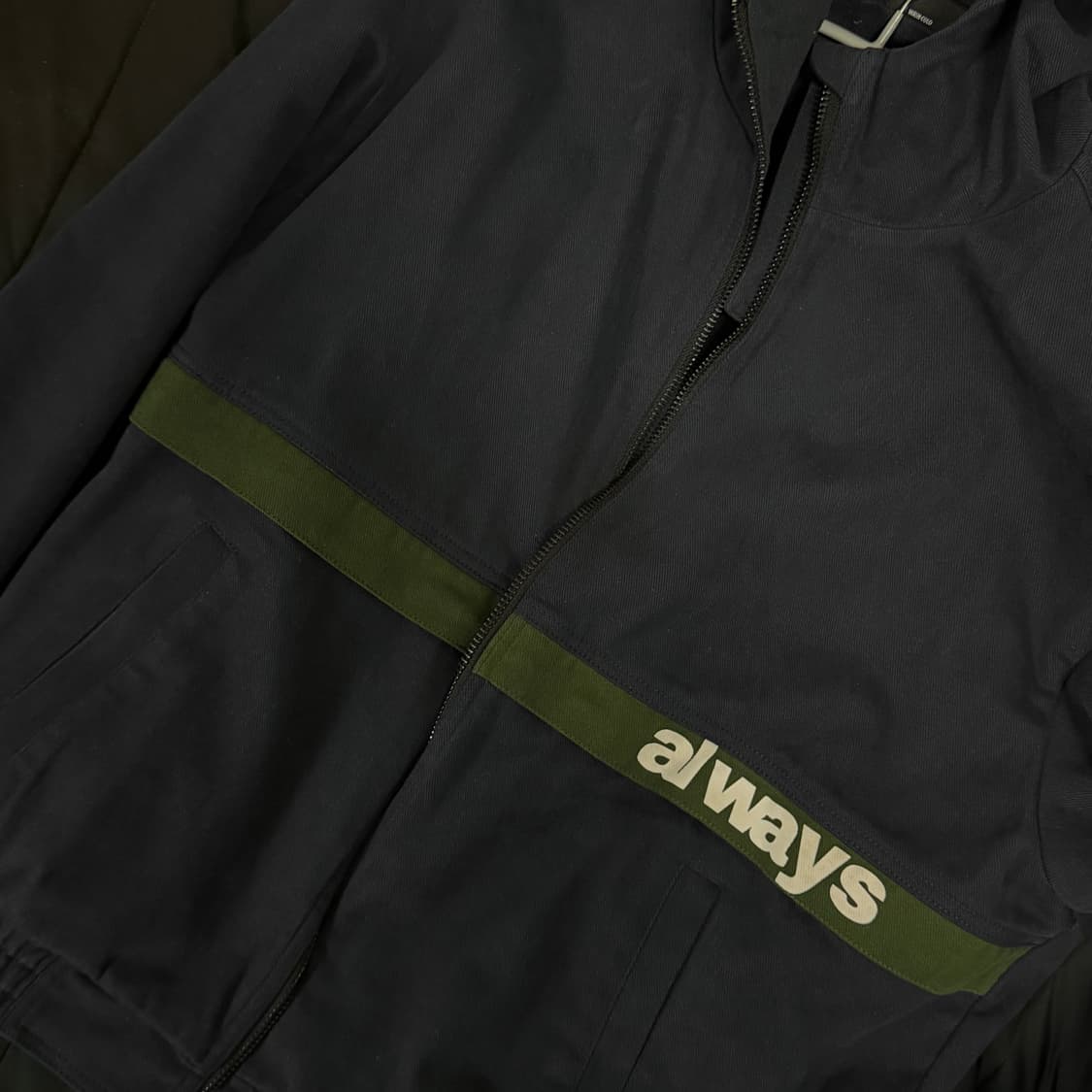 Alwaysdowhatyoushoulddo 투톤 캔버스 봄버 자켓 네이비 상품이미지3