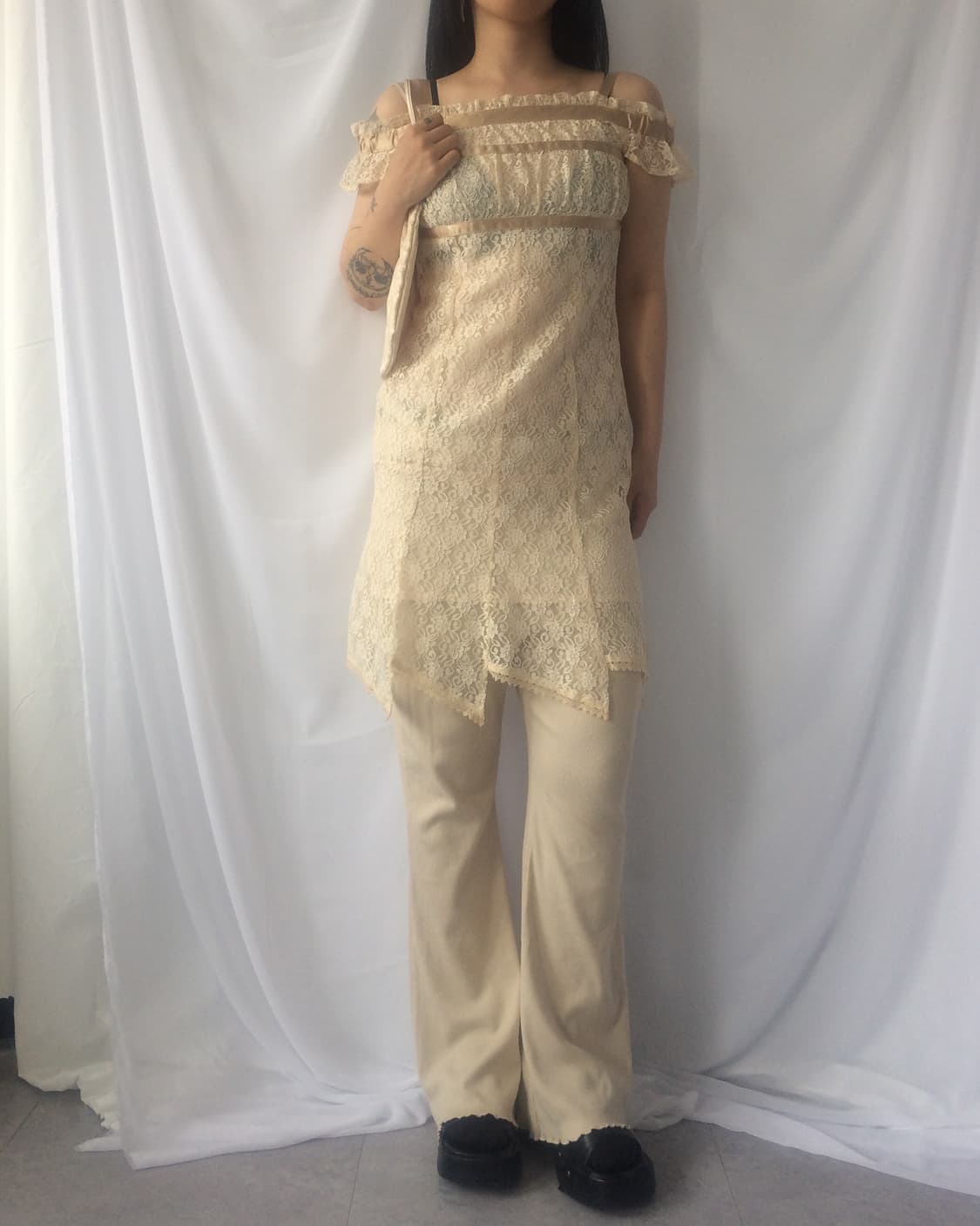 Line detail lace onepiece 상품이미지1