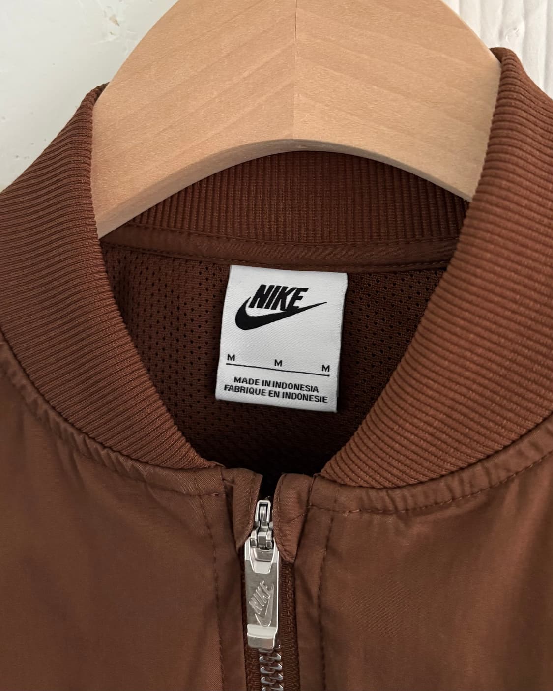 Nike 나이키 브라운 컬러 크롭 스우시 바람막이 자켓 상품이미지4
