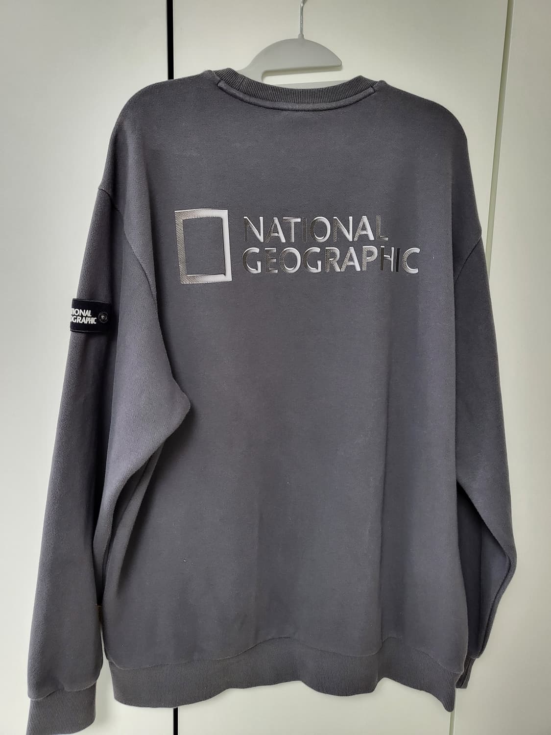 내셔널지오그래픽 루코스 백면 로고 그래픽 맨투맨 상품이미지4