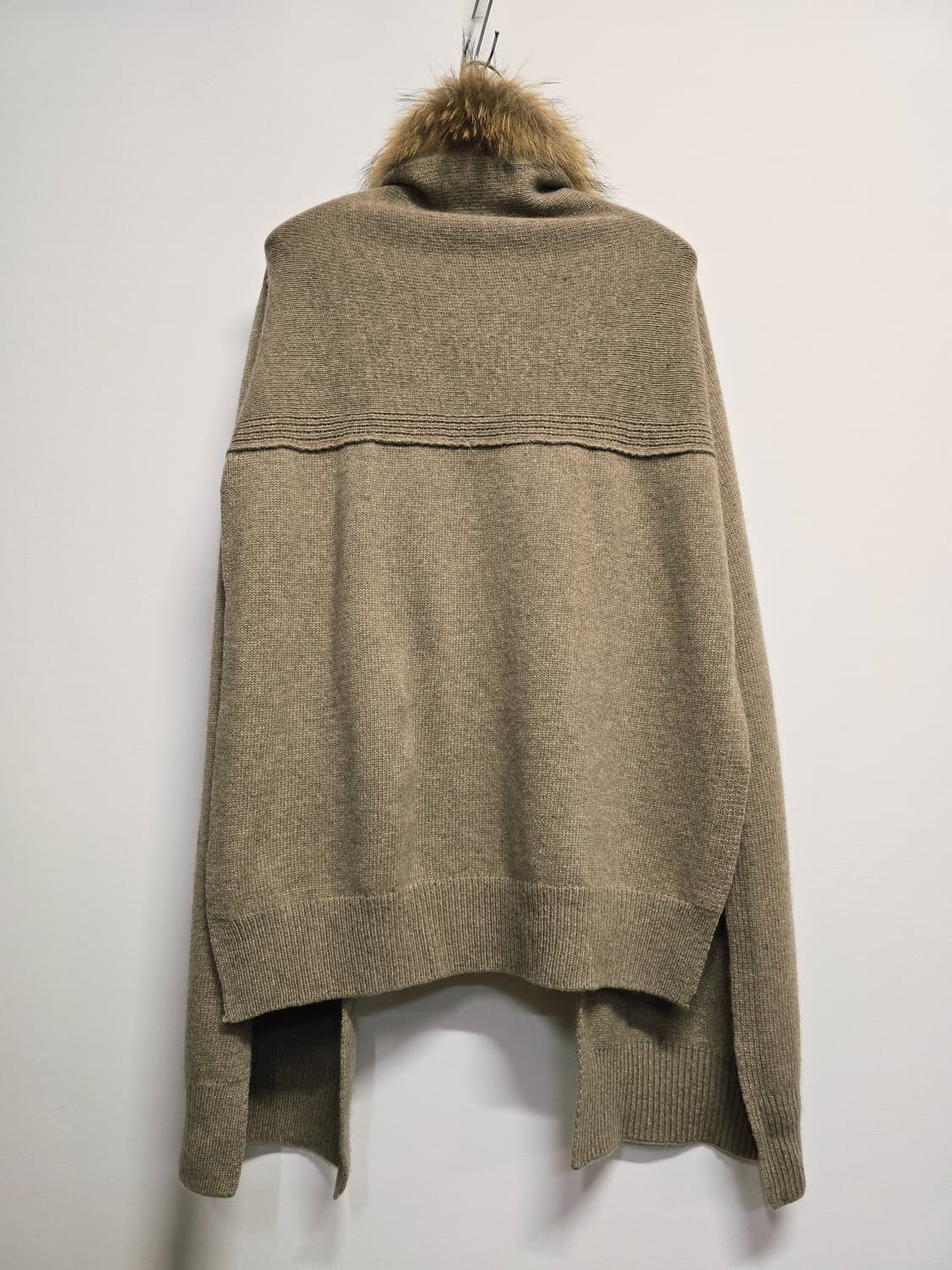 BOWEN 보웬 폭스퍼카라 숄 가디건 베이지 상품이미지5