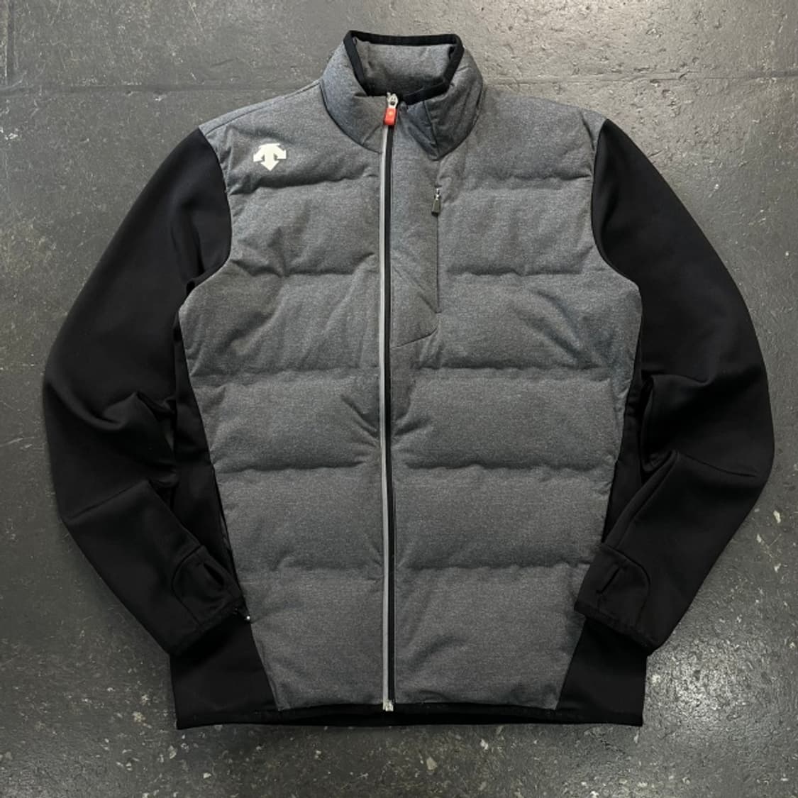 100 데상트 방풍 패딩 상품이미지1