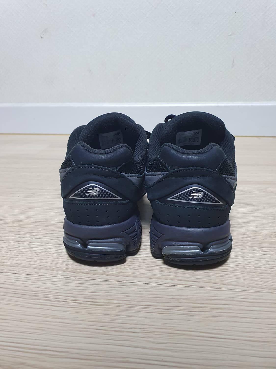 뉴발란스 2002R 블랙 운동화 245 상품이미지5