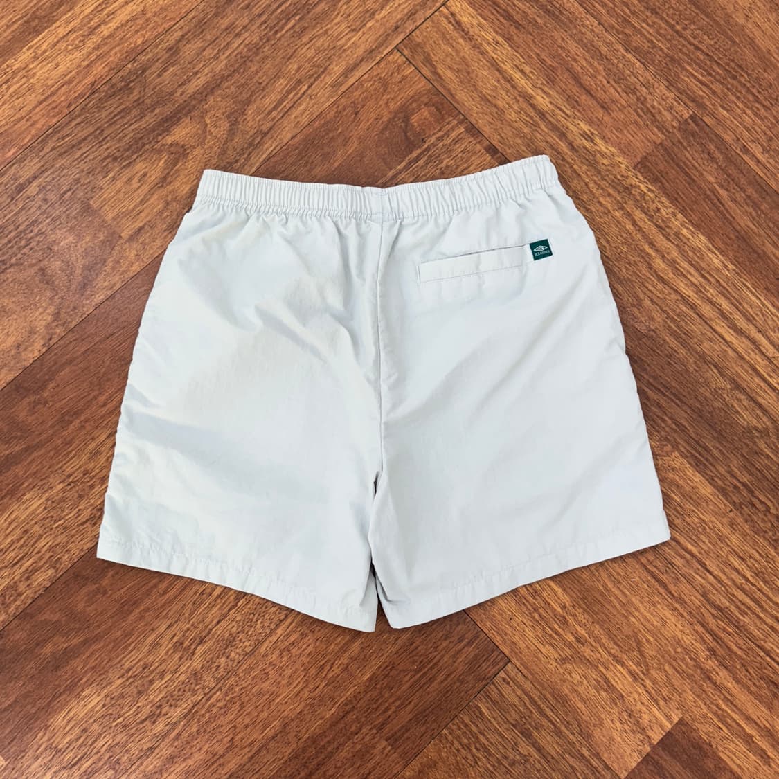 L 엄브로 자수로고 라이트 그레이 나일론 반바지 팬츠  상품이미지2