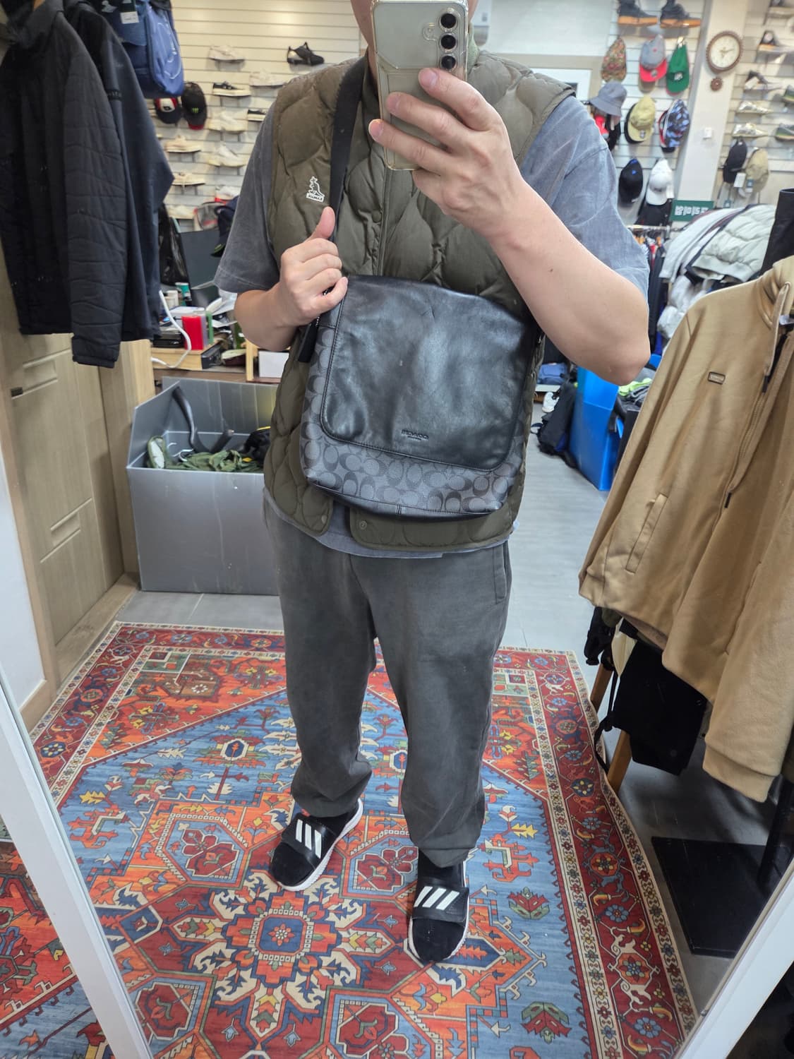 코치 찰스 메신저 크로스백 상품이미지7