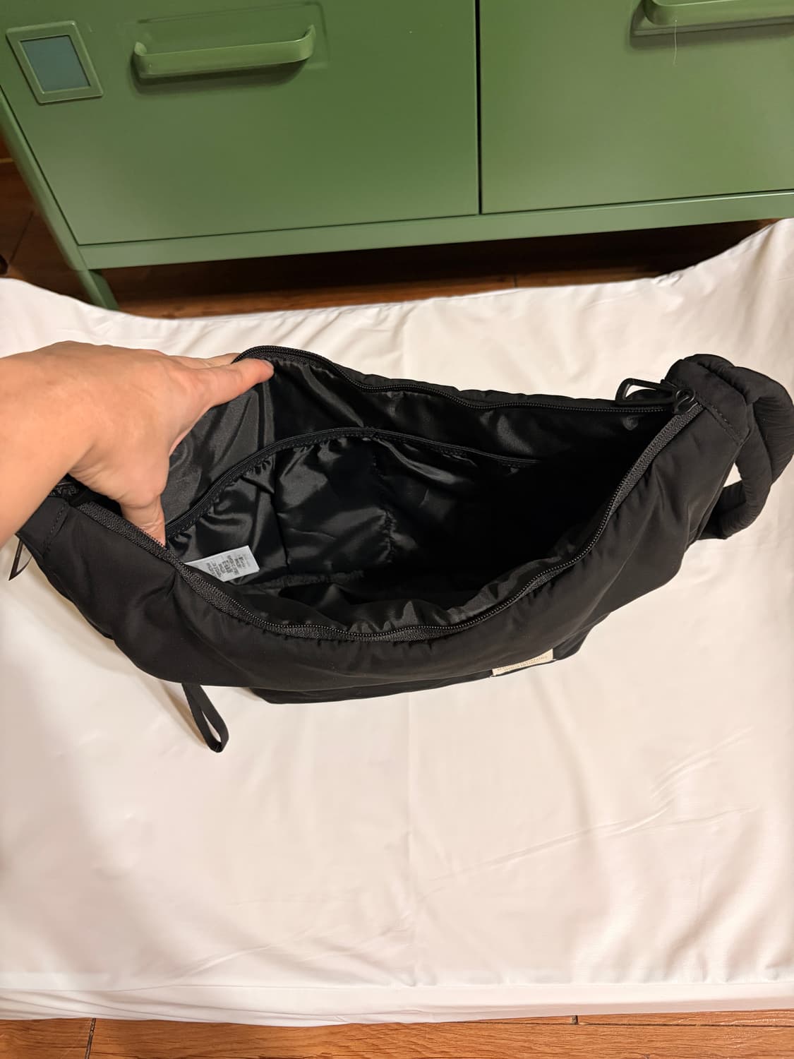 아디다스 반달 크로스백 상품이미지2