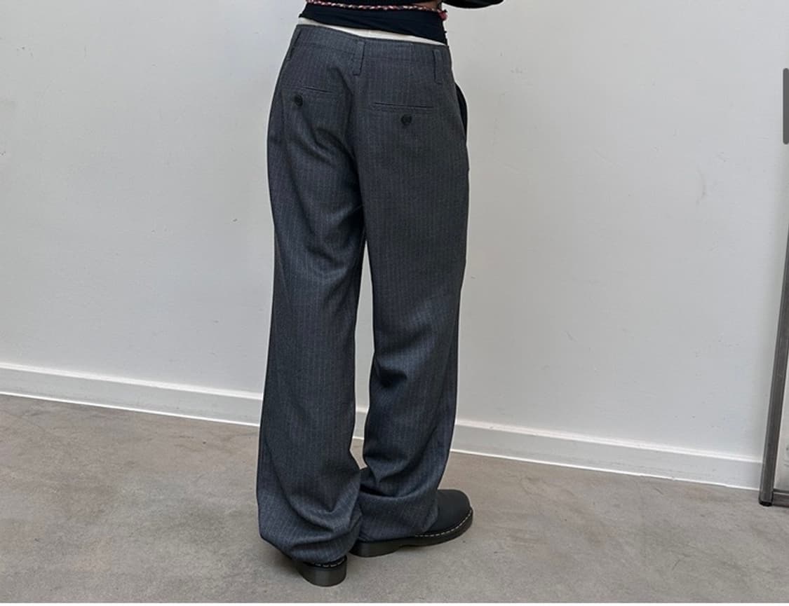 마뗑킴 DETAIL POINT STRIPE TROUSER  상품이미지2