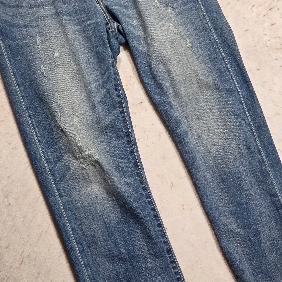 유니클로 데미지 중청 데님팬츠 상품이미지3