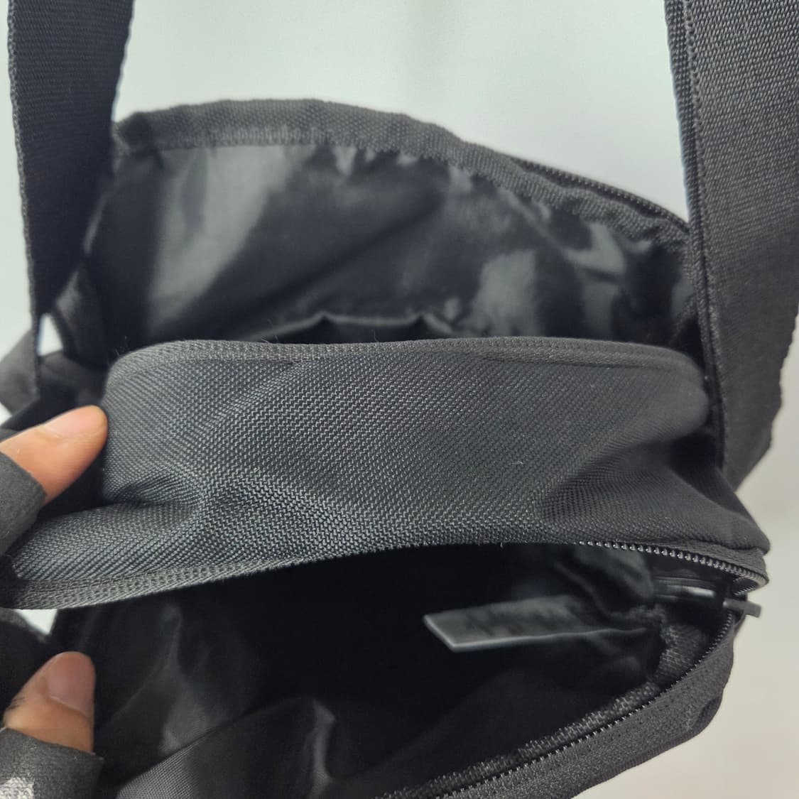 새상품급 아디다스 삼선 오거나이저 크로스백 블랙 상품이미지9