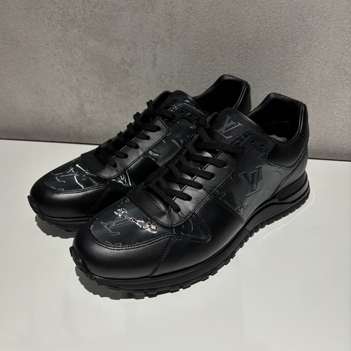 루이비통 프리즘 런어웨이 스니커즈 상품이미지1