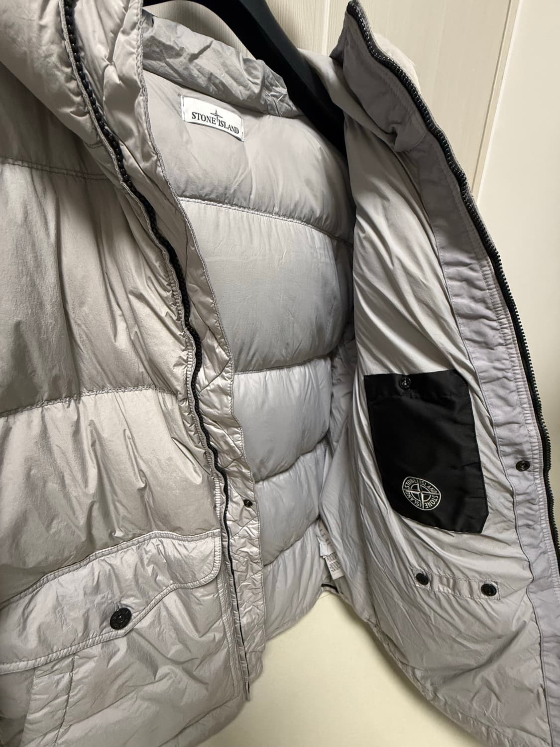 24FW 스톤아일랜드 크링클랩스 후드 패딩 자켓 상품이미지2