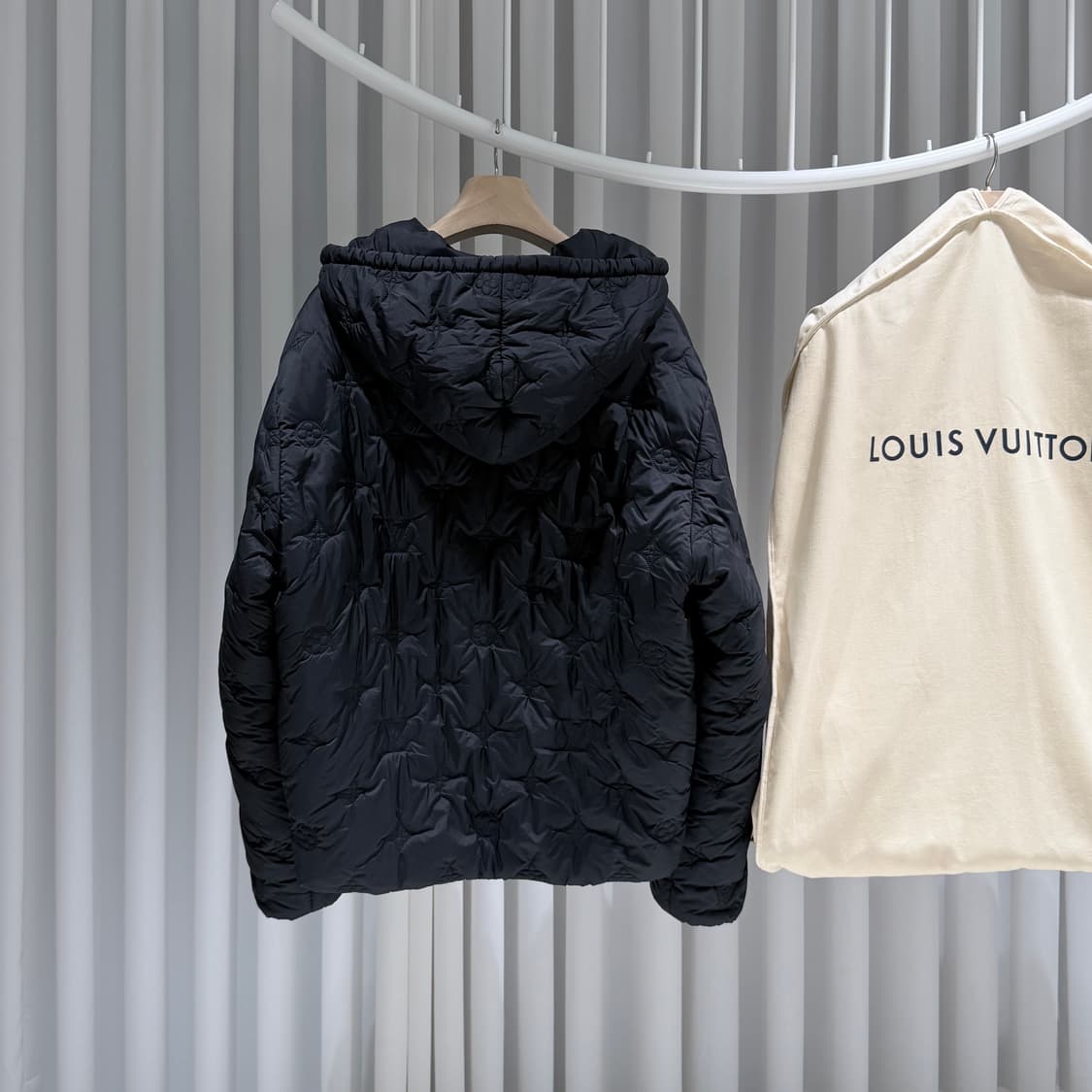 (S+/52) / 루이비통 모노그램 패디드 후디드 블루종 상품이미지2