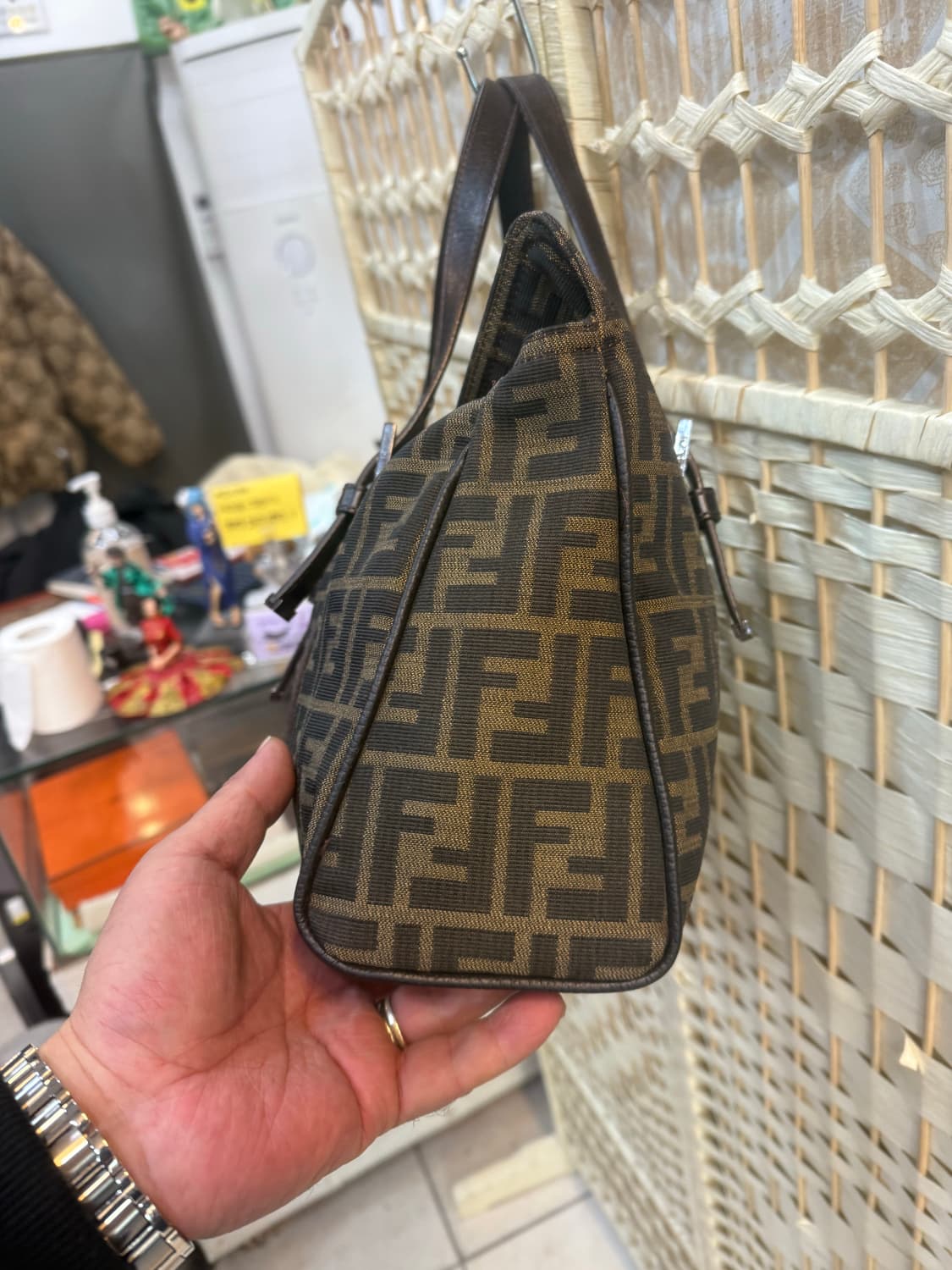 정품 펜디 주카 숄더백 팝니다 상품이미지3