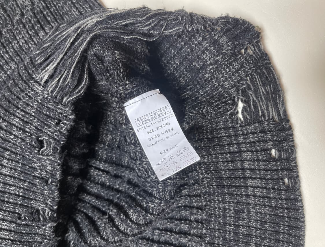 메인부스 Fragile Club Damage Sweater 상품이미지4