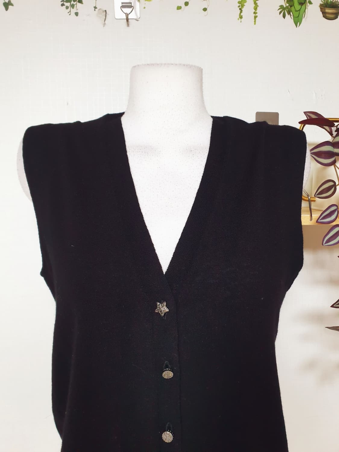 칼라거펠트 24SS 캐시미어 니트베스트 55 블랙 상품이미지3