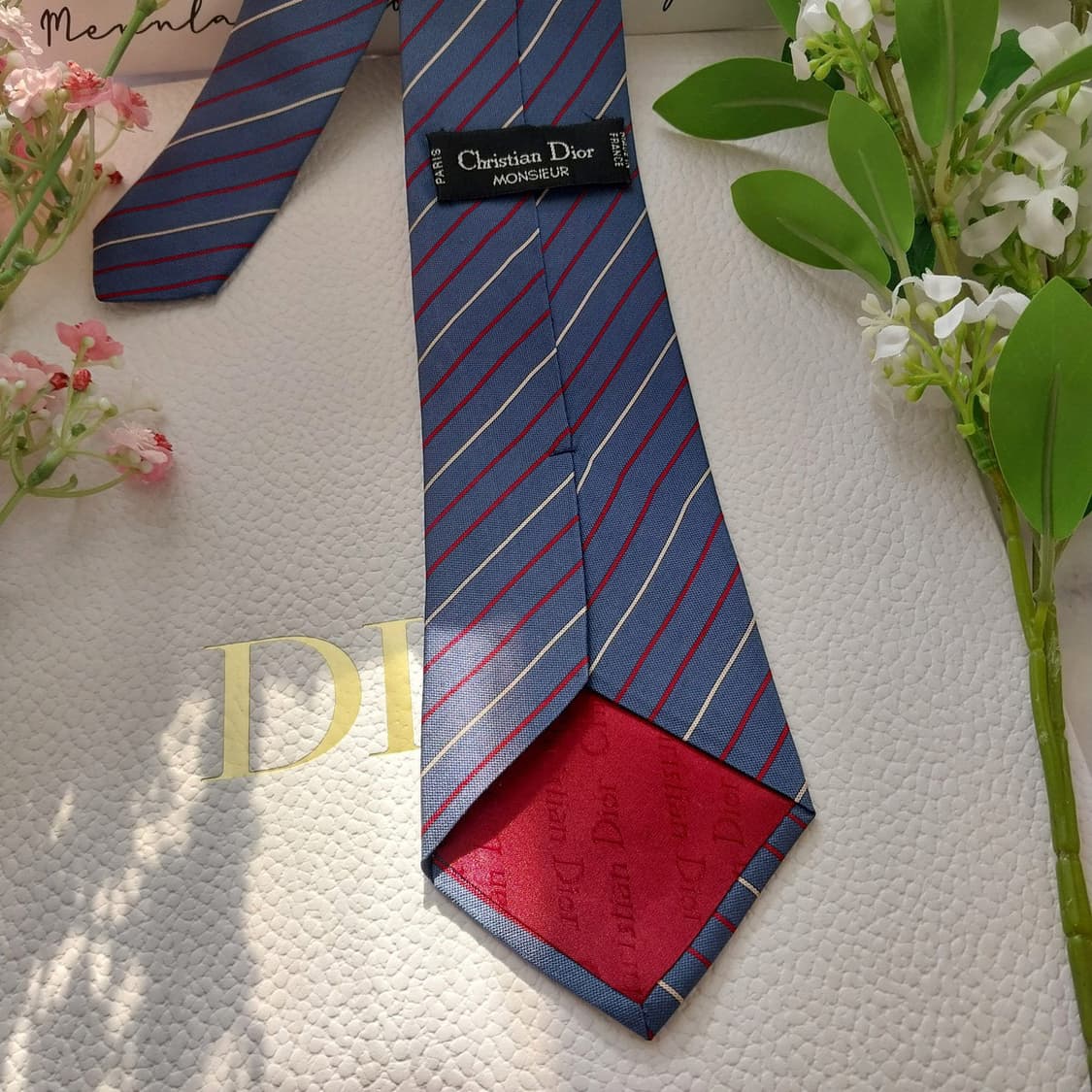 디올 실크 스트라이프 로고 포인트 넥타이 8.2cm A+등급 K1777
 상품이미지5