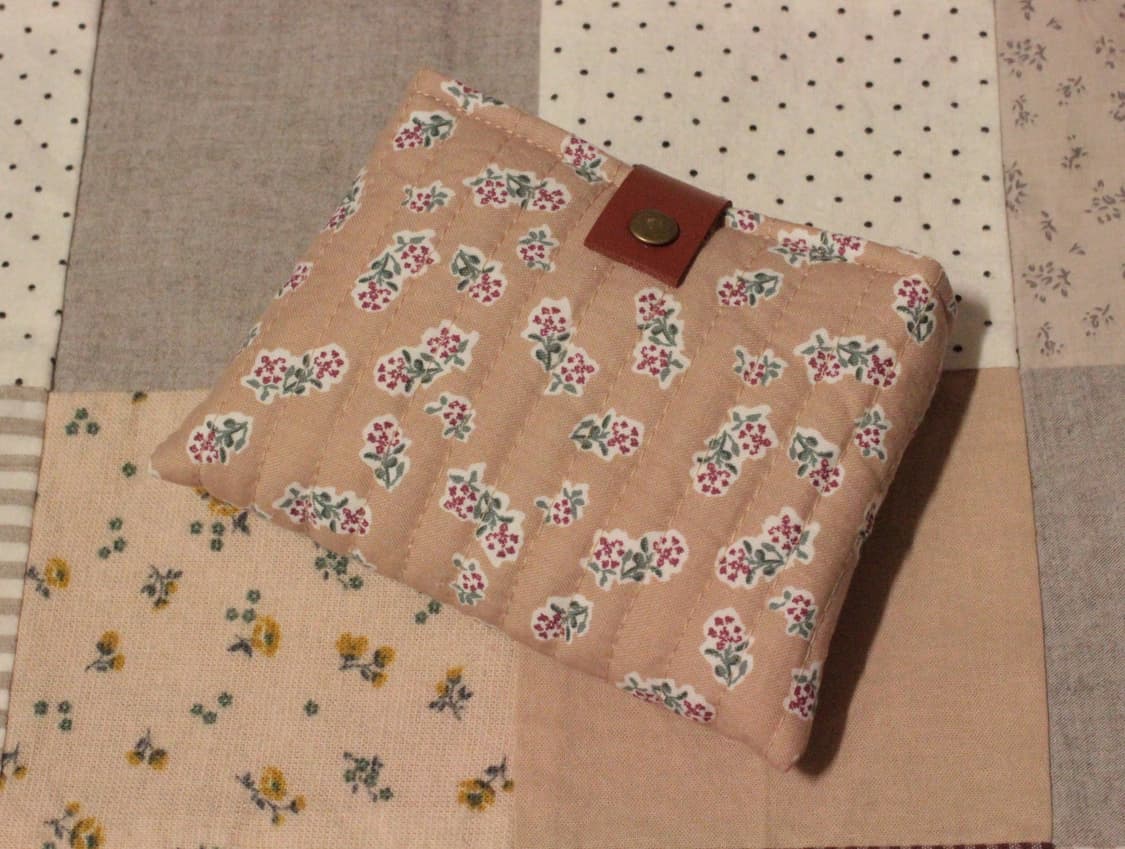 핸드메이드 베이지 퀼팅 카드지갑 상품이미지1